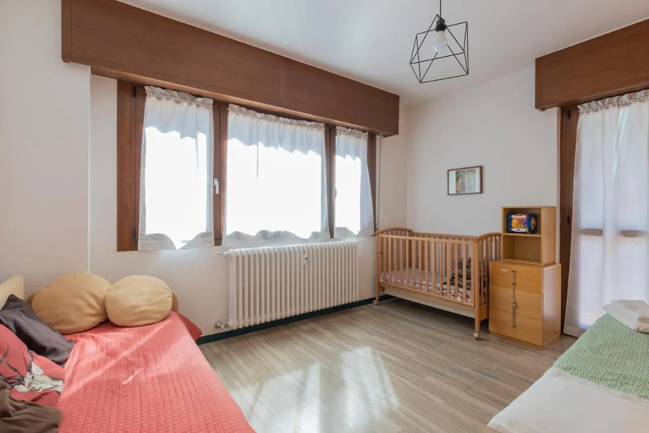 Maranta Aprica Apartment 0*,